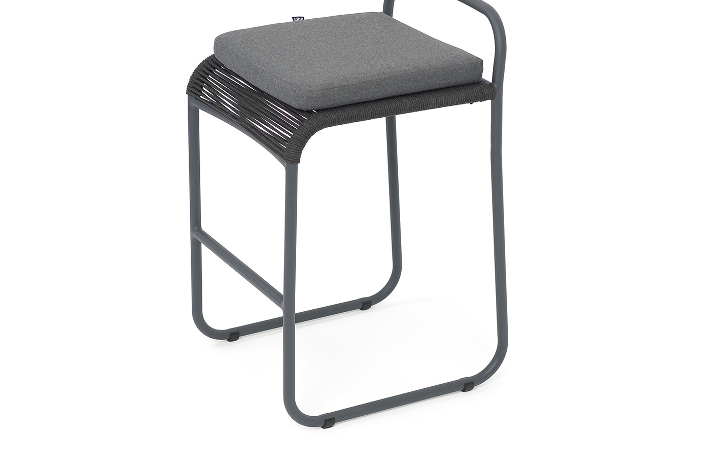 фото "ането" стул барный плетеный из роупа, каркас алюминий темно-серый (ral7024) муар, роуп темно-серый круглый, ткань темно-серая 027