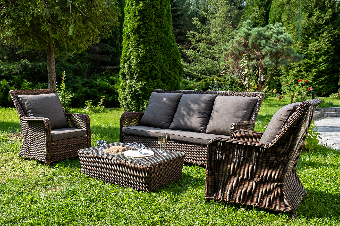 фото "гляссе" лаунж-зона из искусственного ротанга, цвет коричневый