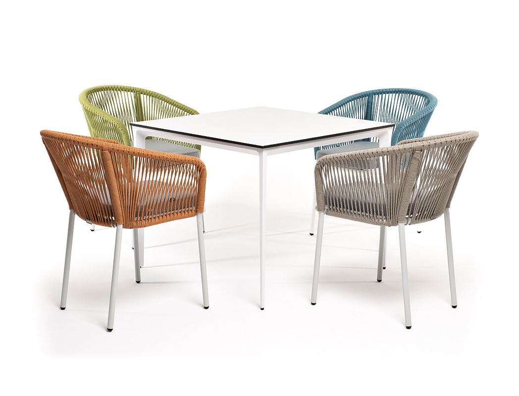 фото "аркобалено" обеденная группа на 4 персоны со стульями "марсель", каркас белый, роуп цветной