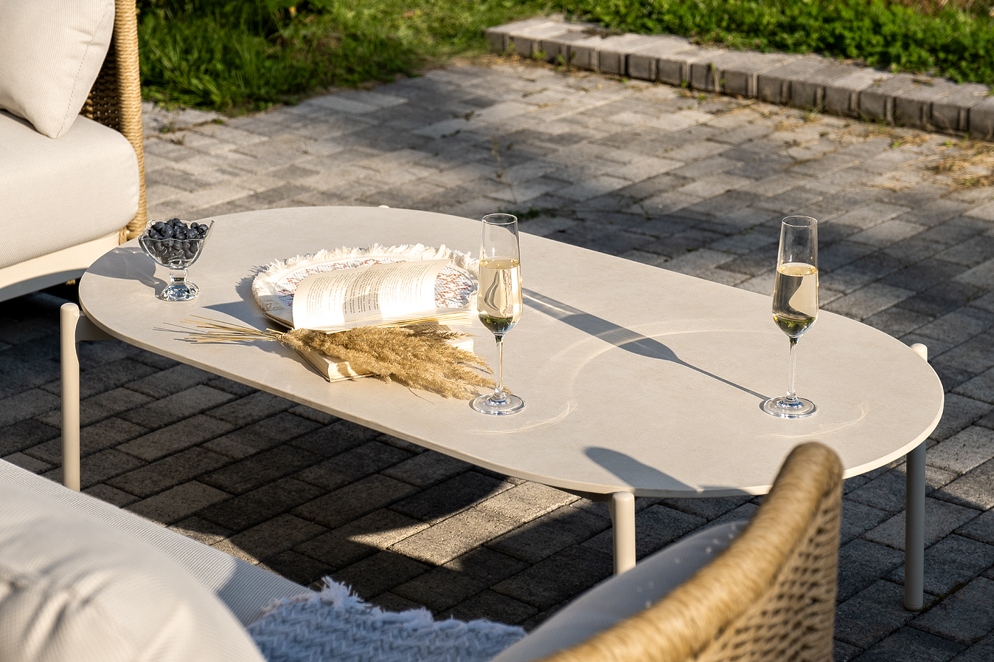 фото "аликанте" лаунж-зона из искусственного ротанга, цвет соломенный (к)