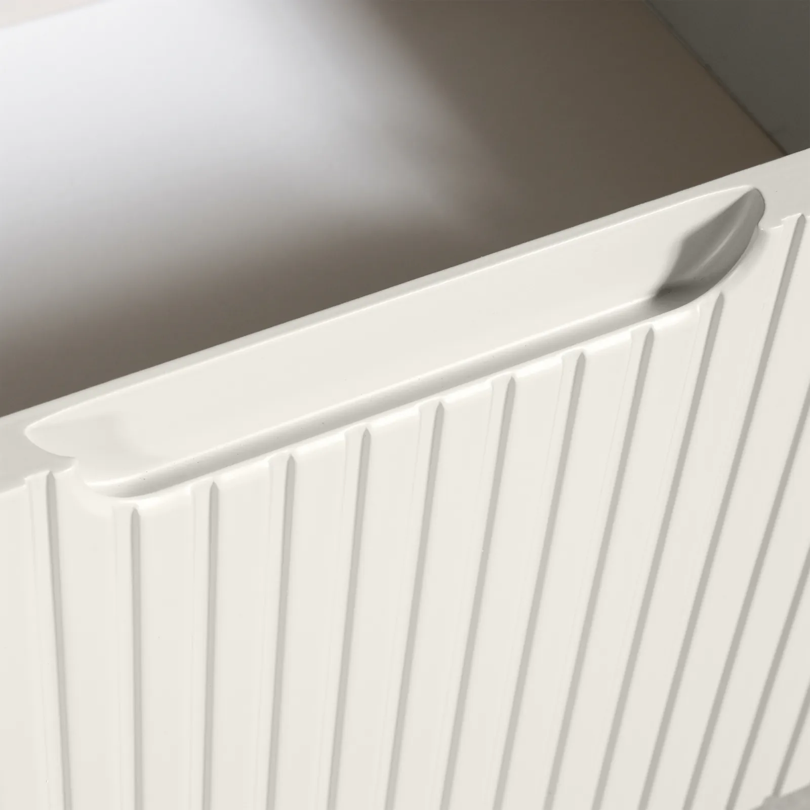 фото шкаф с витриной 2-х дв. модена