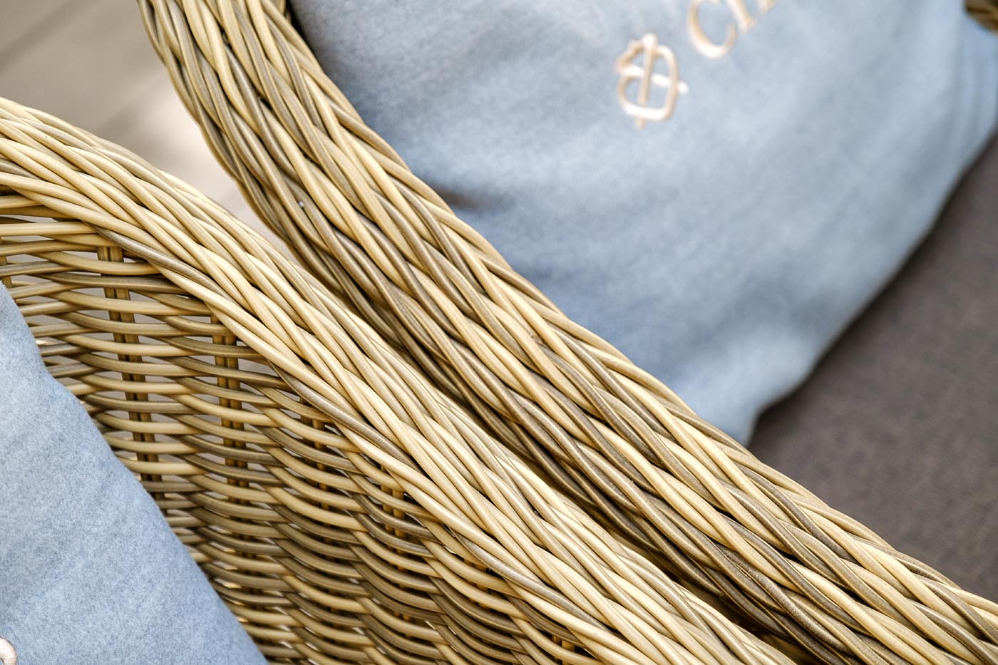 фото "равенна" плетеное кресло из искусственного ротанга, цвет соломенный