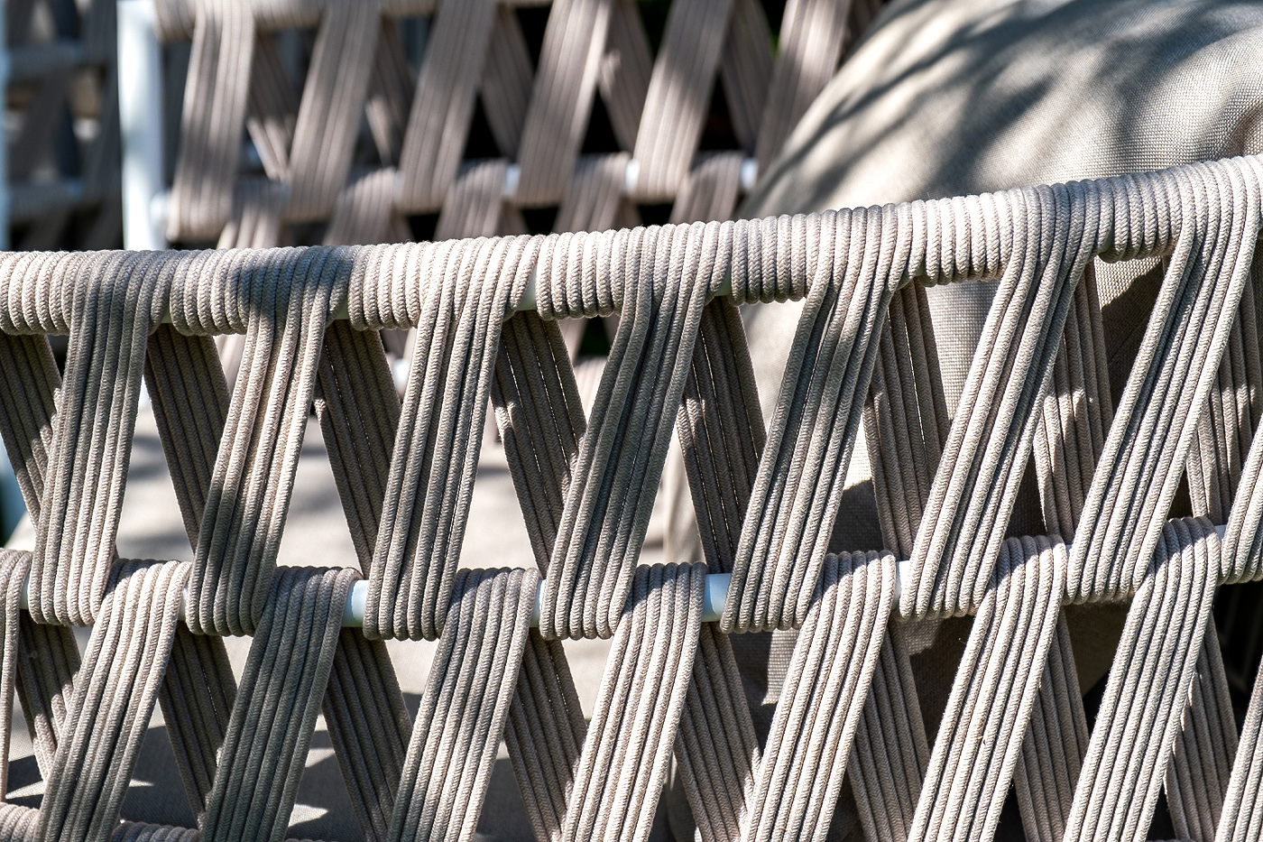 "Диего" лаунж-зона 4-местная плетеная из роупа (веревки), каркас алюминиевый белый, роуп бежевый фото "диего" лаунж-зона 4-местная плетеная из роупа (веревки), каркас алюминиевый белый, роуп бежевый