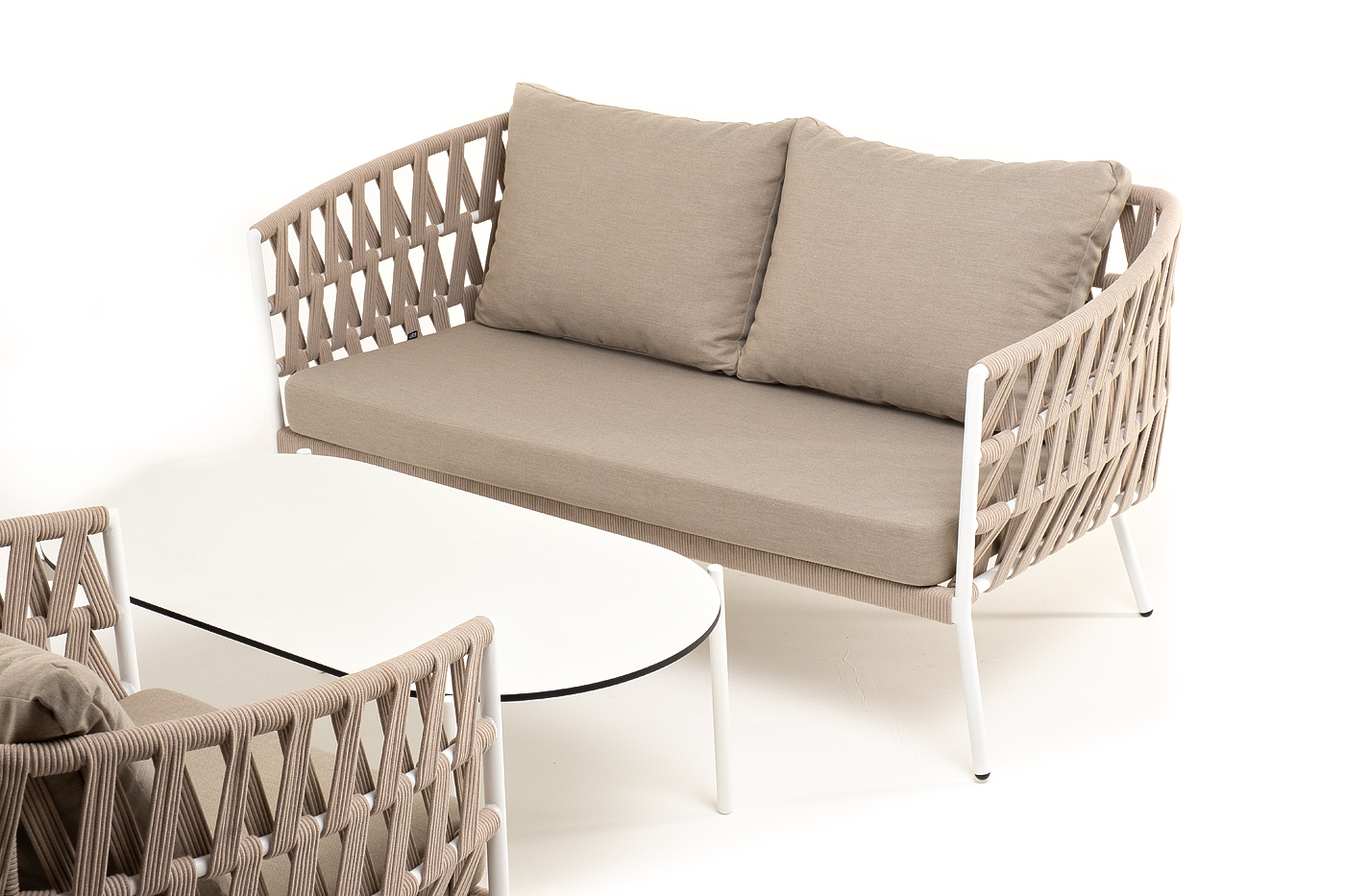"Диего" лаунж-зона 4-местная плетеная из роупа (веревки), каркас алюминиевый белый, роуп бежевый фото "диего" лаунж-зона 4-местная плетеная из роупа (веревки), каркас алюминиевый белый, роуп бежевый