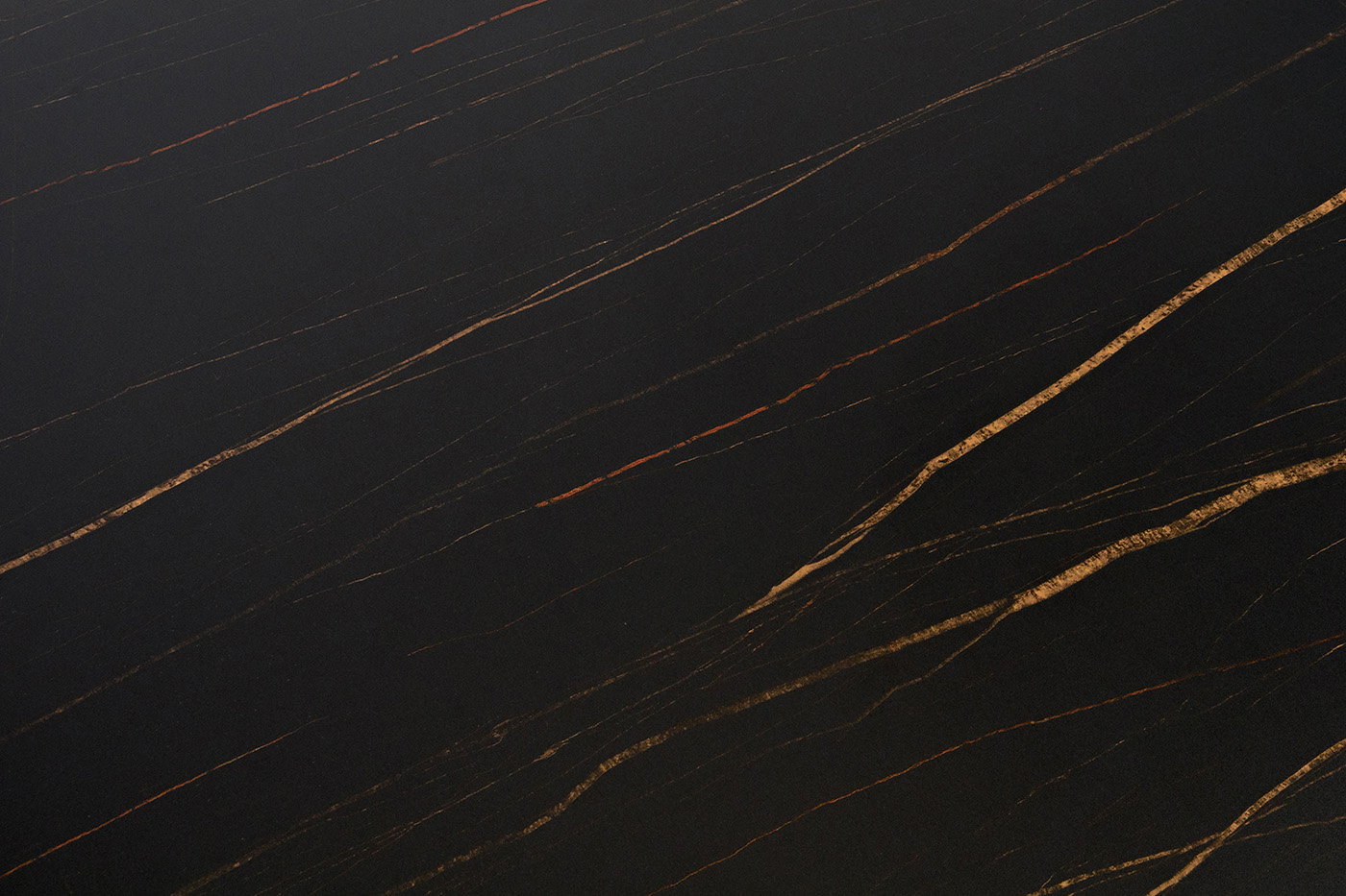 "Рио" стол из HPL 300х120см, цвет столешницы "черный мрамор", угол R3мм фото "рио" стол из hpl 300х120см, цвет столешницы "черный мрамор", угол r3мм