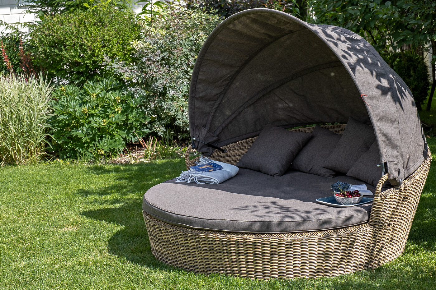 фото "стильяно" плетеная кровать круглая, цвет соломенный