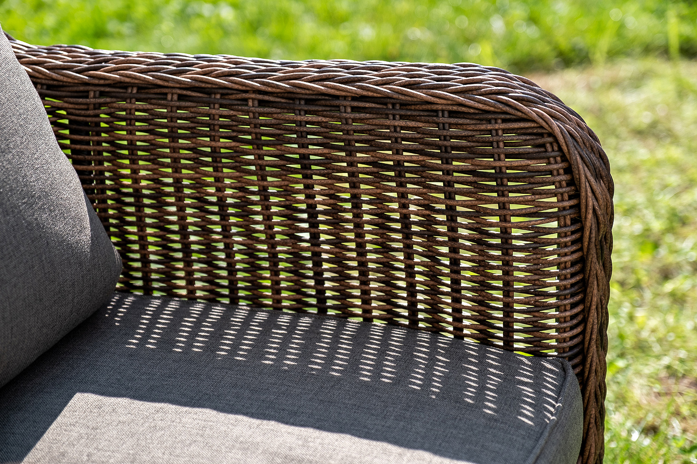 фото "гляссе" лаунж-зона из искусственного ротанга, цвет коричневый