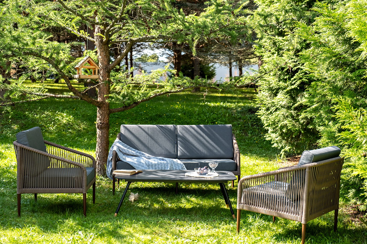 фото "канны" лаунж-зона 4-местная из роупа со столом "верона" (серый гранит), каркас алюминиевый коричневый, роуп коричневый