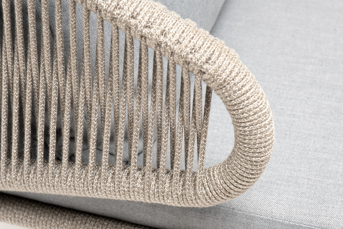 фото "милан" кресло плетеное из роупа, каркас алюминий светло-серый (ral7035) муар, роуп серый меланж круглый, ткань светло-серая