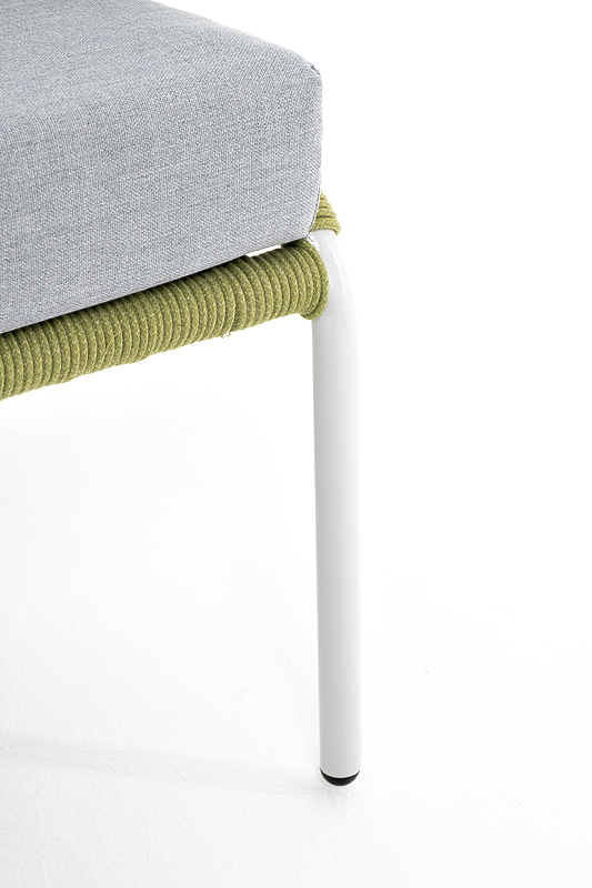 фото "милан" диван 2-местный плетеный из роупа, каркас алюминий светло-серый (ral7035) шагрень, роуп салатовый меланж круглый, ткань светло-серая