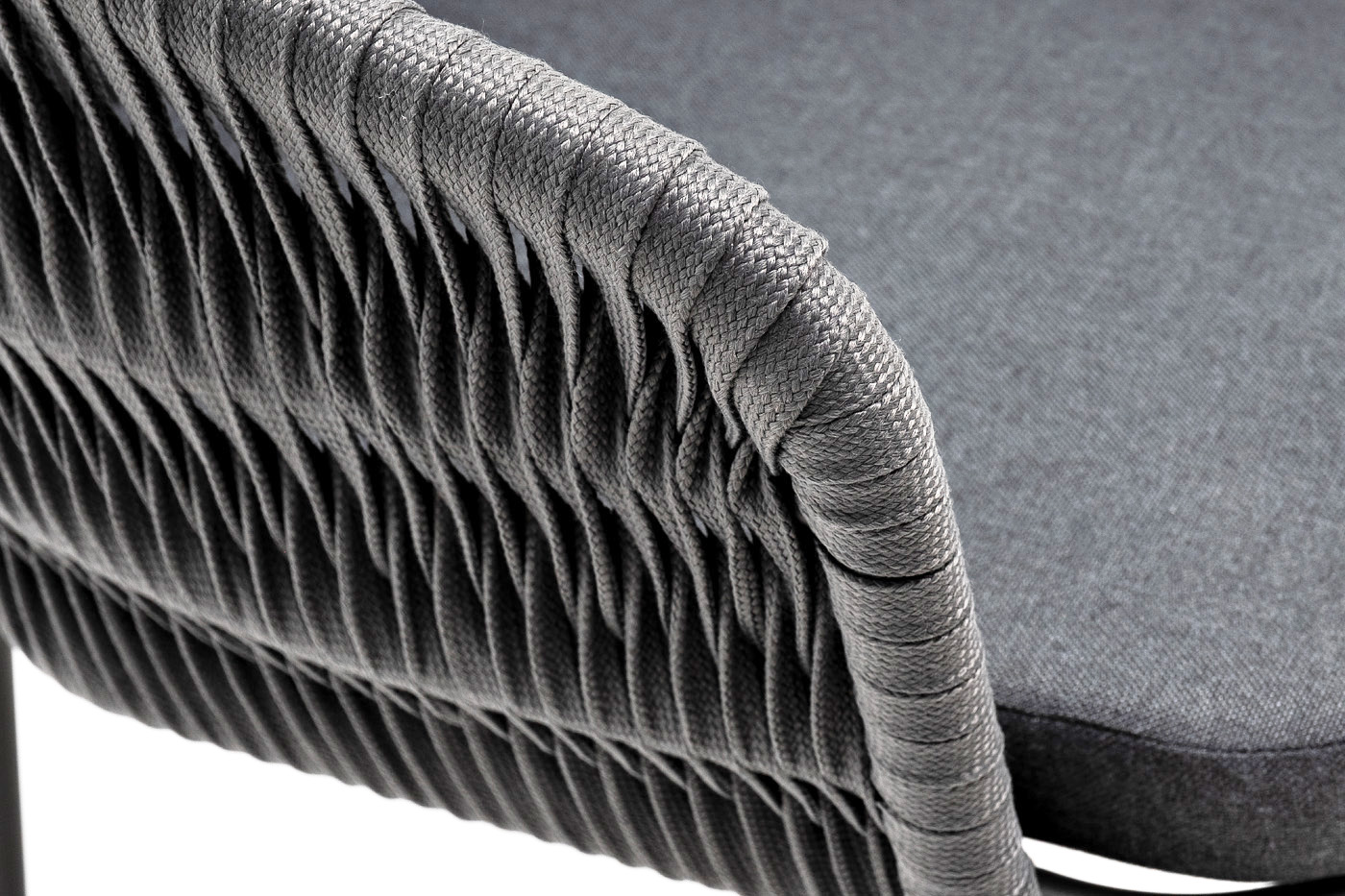 фото "бордо" стул плетеный из роупа (колос), каркас алюминий серый (ral7022) муар, роуп серый 15мм, ткань темно-серая 027