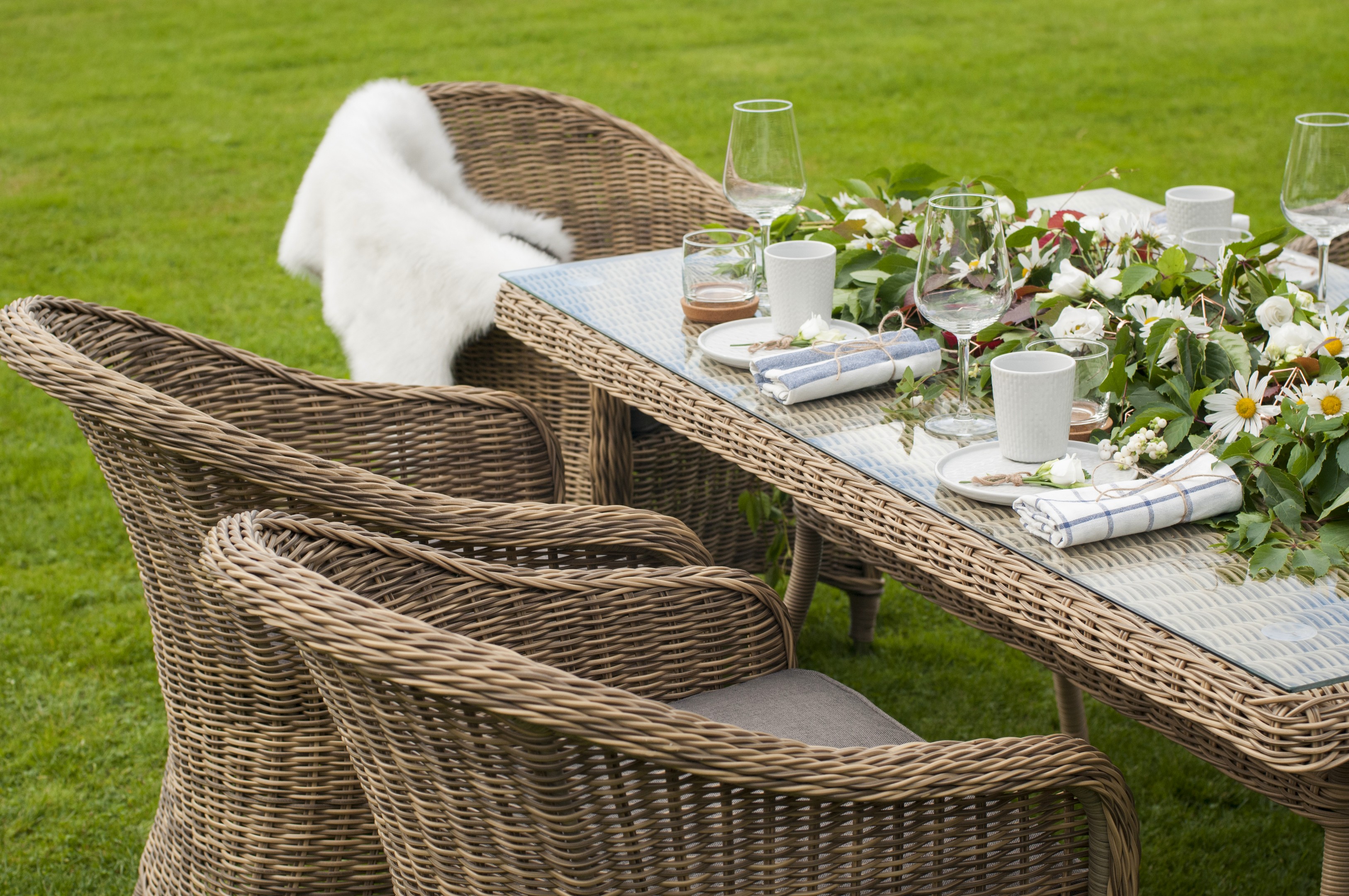 фото "латте" плетеный стол из искусственного ротанга 160х90см, цвет соломенный