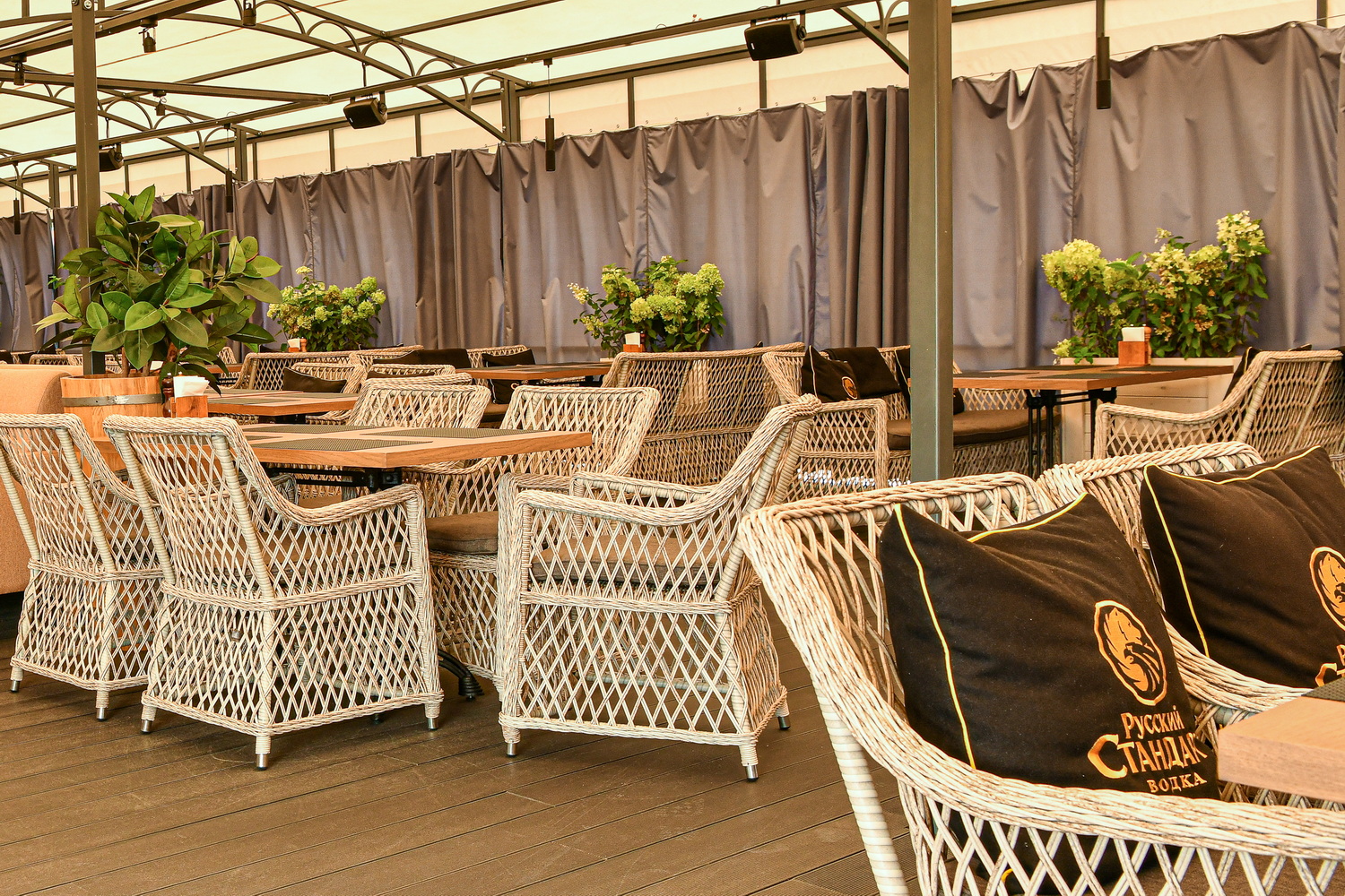 фото "латте" плетеное кресло из искусственного ротанга, цвет бежевый