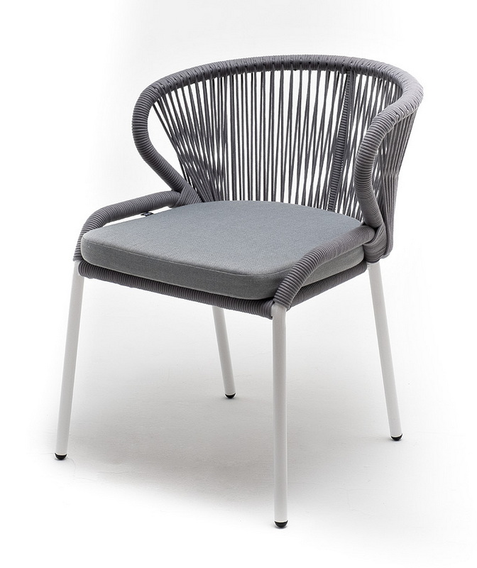 фото "милан" стул плетеный из роупа, каркас алюминий белый муар, роуп светло-серый круглый, ткань светло-серая