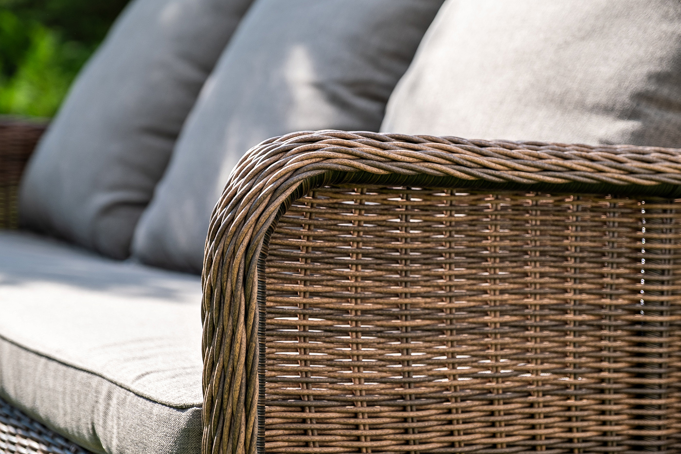 фото "гляссе" лаунж-зона из искусственного ротанга, цвет коричневый