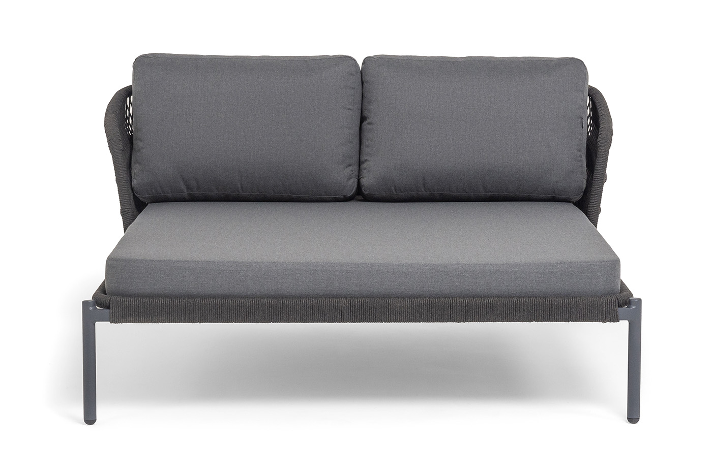 фото "позитано" лежак плетеный из роупа, каркас алюминий темно-серый (ral7024) муар, роуп темно-серый круглый, ткань темно-серая 027