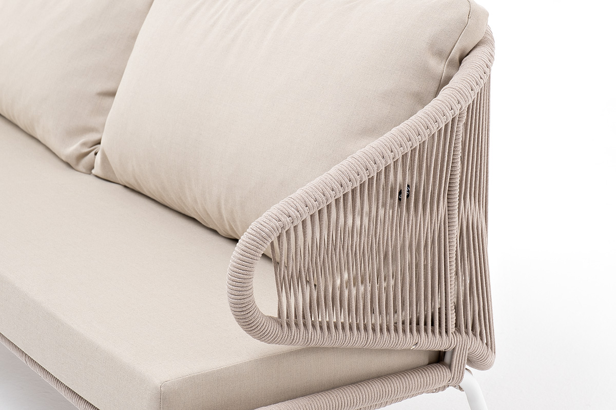 фото "милан" диван 3-местный плетеный из роупа, каркас алюминий белый муар, роуп бежевый круглый, ткань бежевая 15052