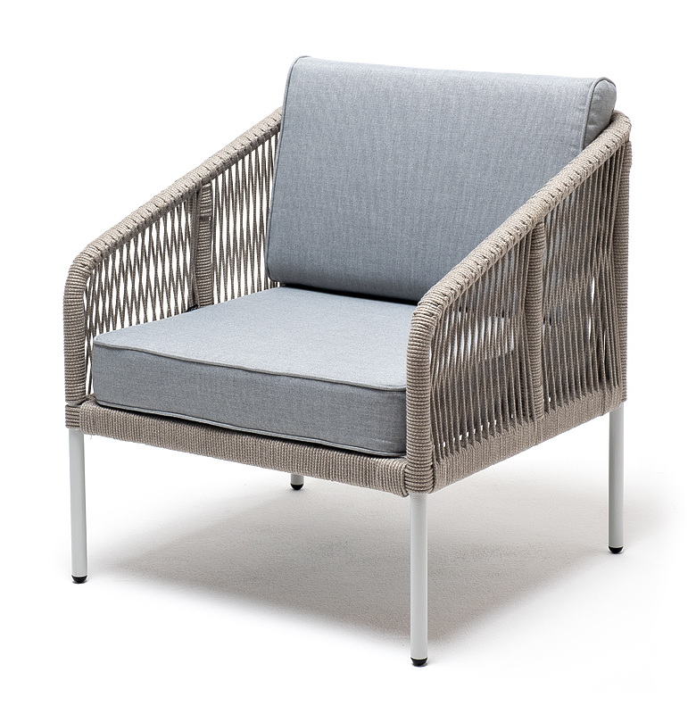 фото "канны" кресло плетеное из роупа, каркас алюминий светло-серый (ral7035) муар, роуп светло-серый круглый, ткань светло-серая