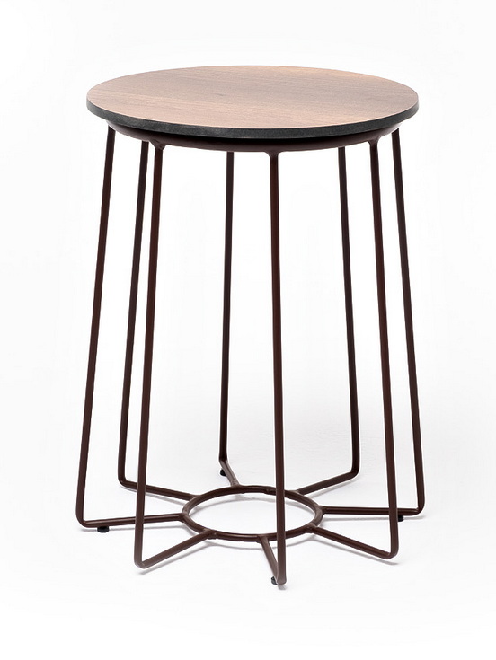 фото "эквадор" журнальный стол из hpl круглый ø40 h55, каркас из алюминия коричневый (ral 8016) муар, цвет столешницы "дуб"