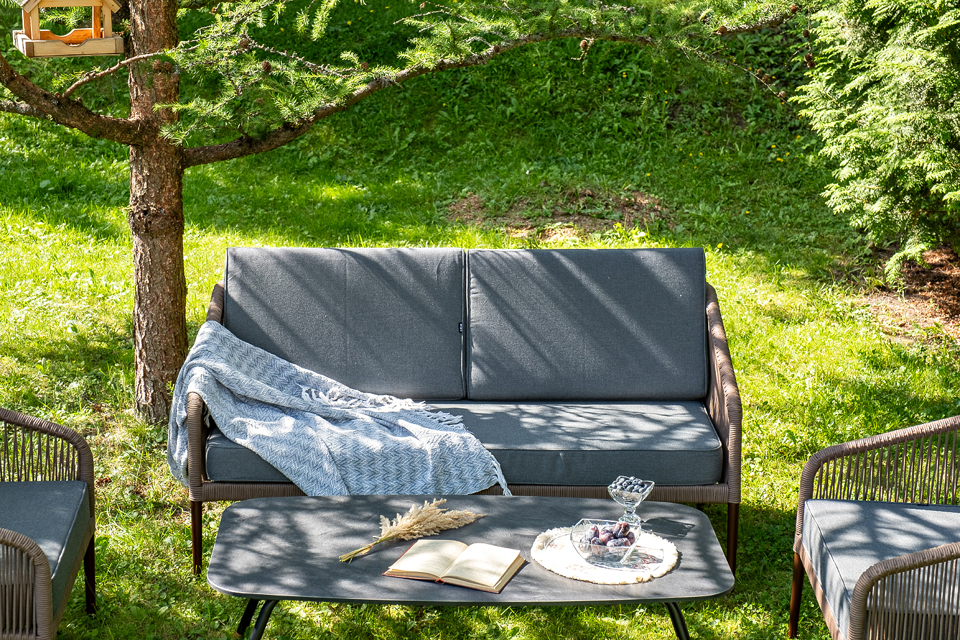 фото "канны" лаунж-зона 4-местная из роупа со столом "верона" (серый гранит), каркас алюминиевый коричневый, роуп коричневый