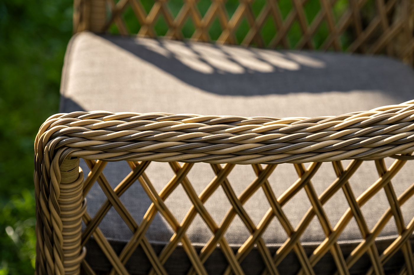 фото "дольче" обеденная группа из искусственного ротанга, цвет соломенный