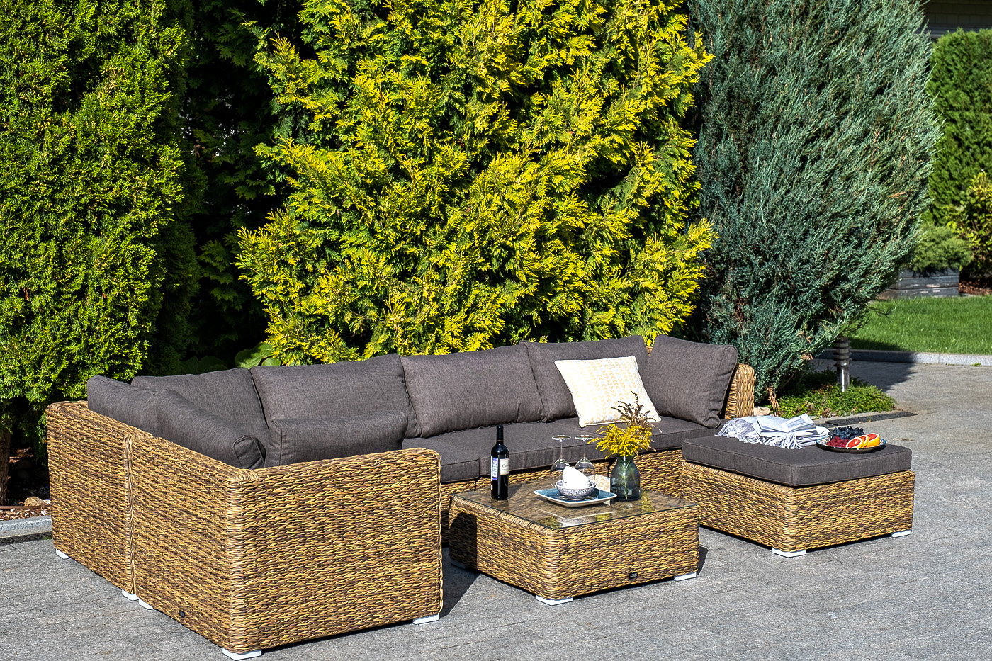 фото "лунго" трансформирующаяся лаунж-зона из искусственного ротанга (гиацинт), цвет соломенный