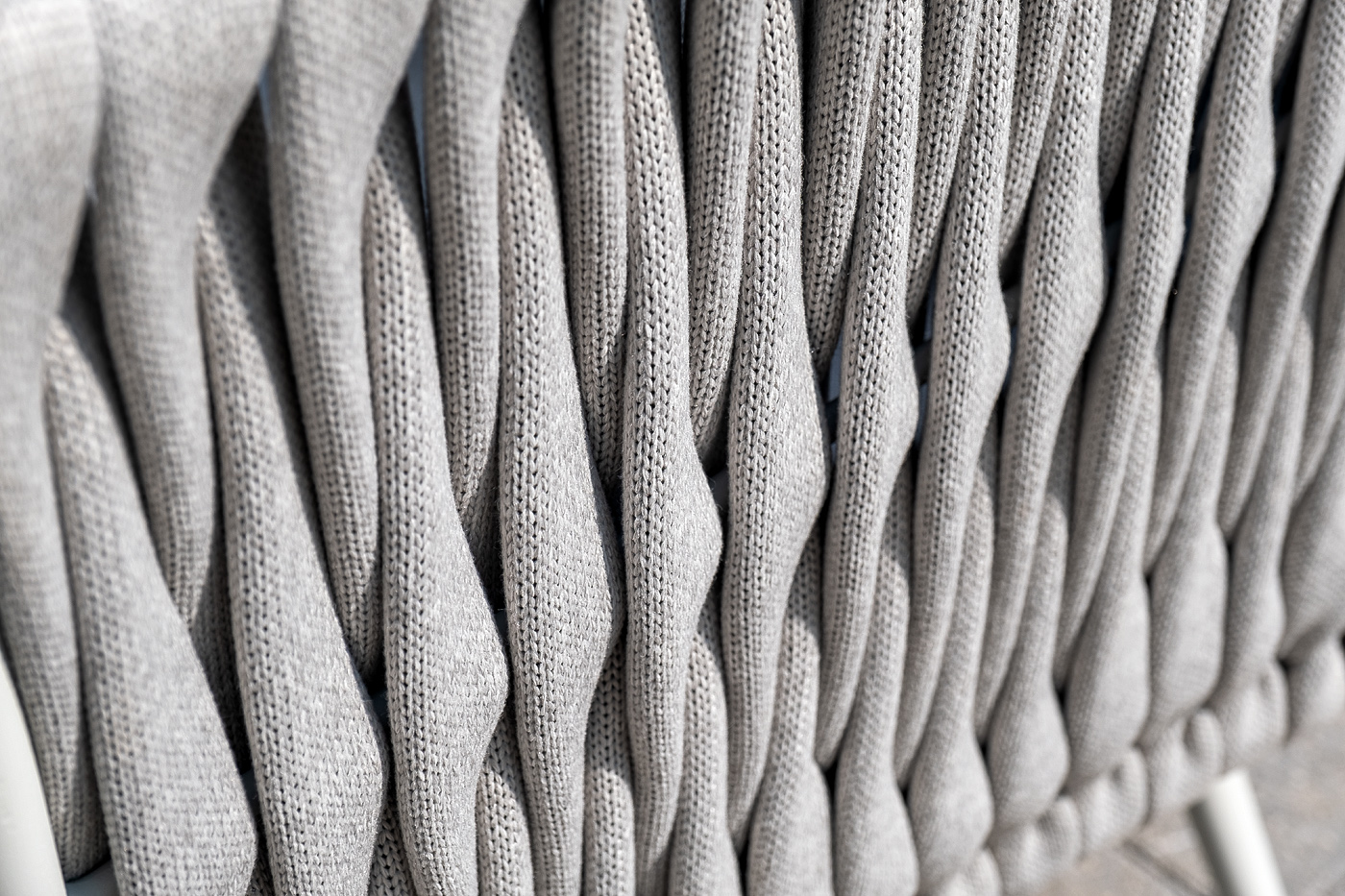 фото "монако" лаунж-зона 4-местная из роупа со столом "верона" (серый гранит), каркас светло-серый, роуп светло-серый