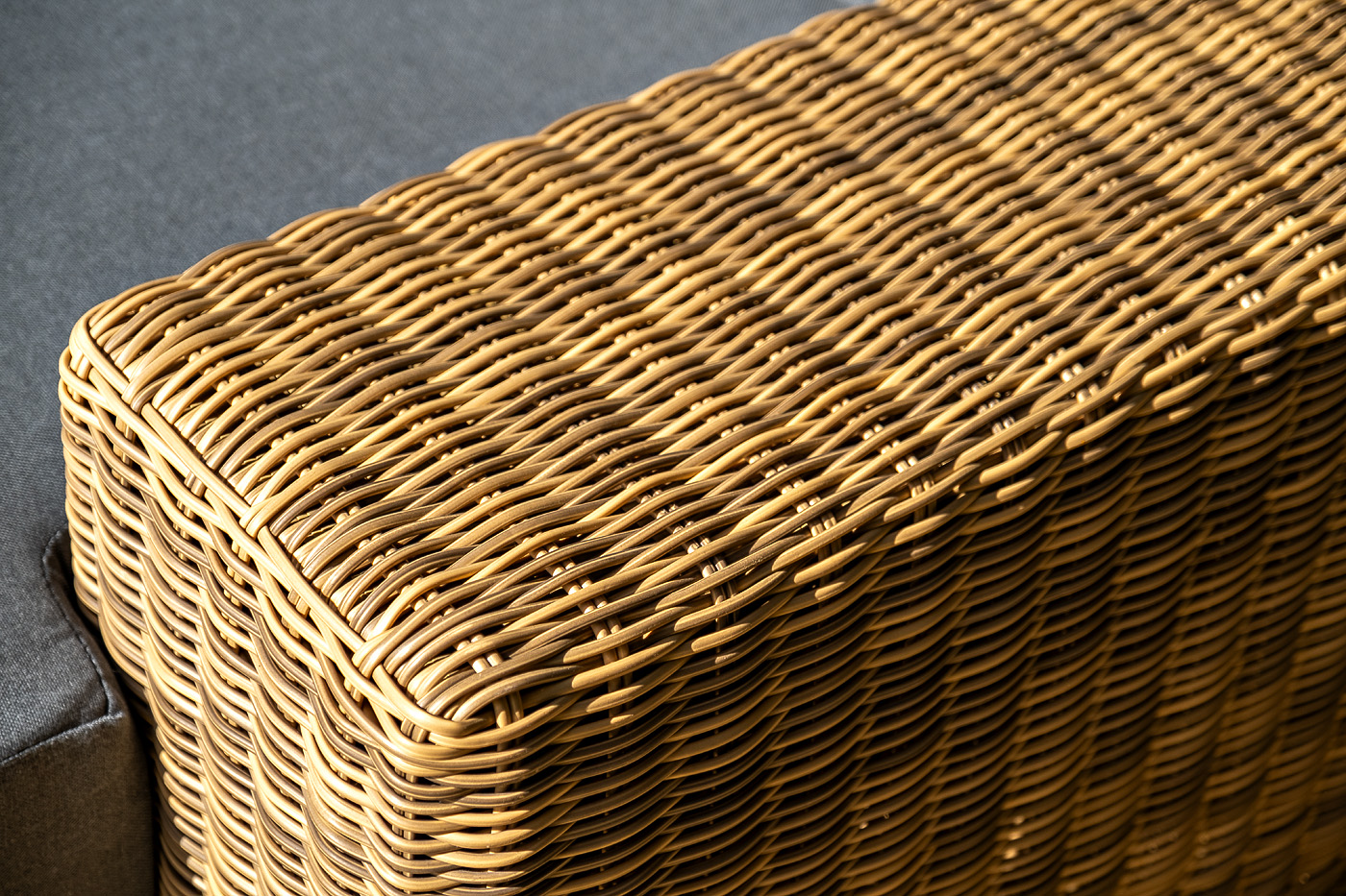 фото "капри" трансформирующаяся лаунж-зона из искусственного ротанга, цвет соломенный