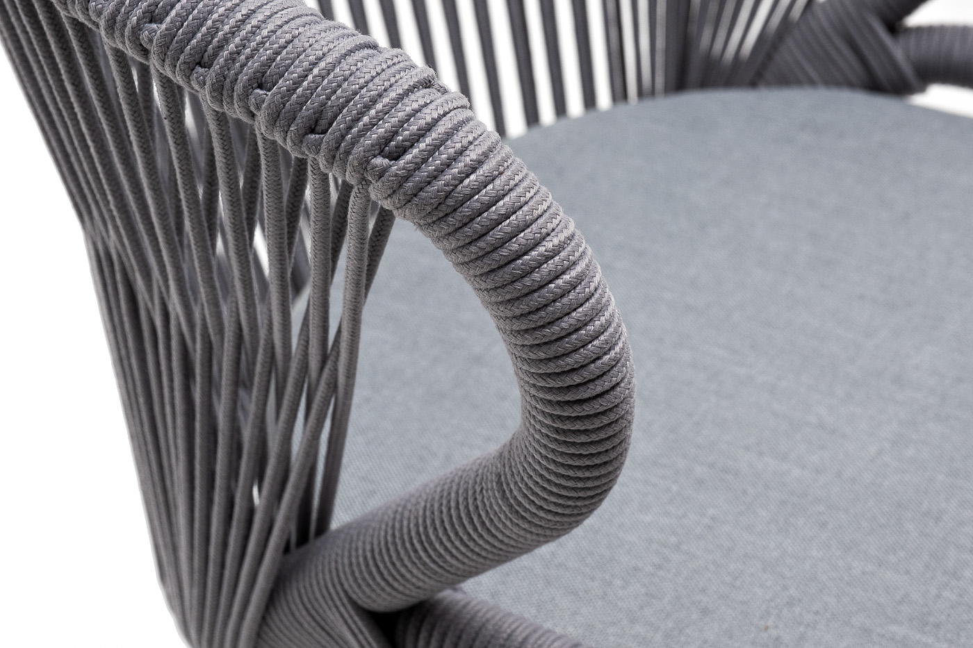 фото "милан" стул плетеный из роупа, каркас алюминий белый муар, роуп светло-серый круглый, ткань светло-серая
