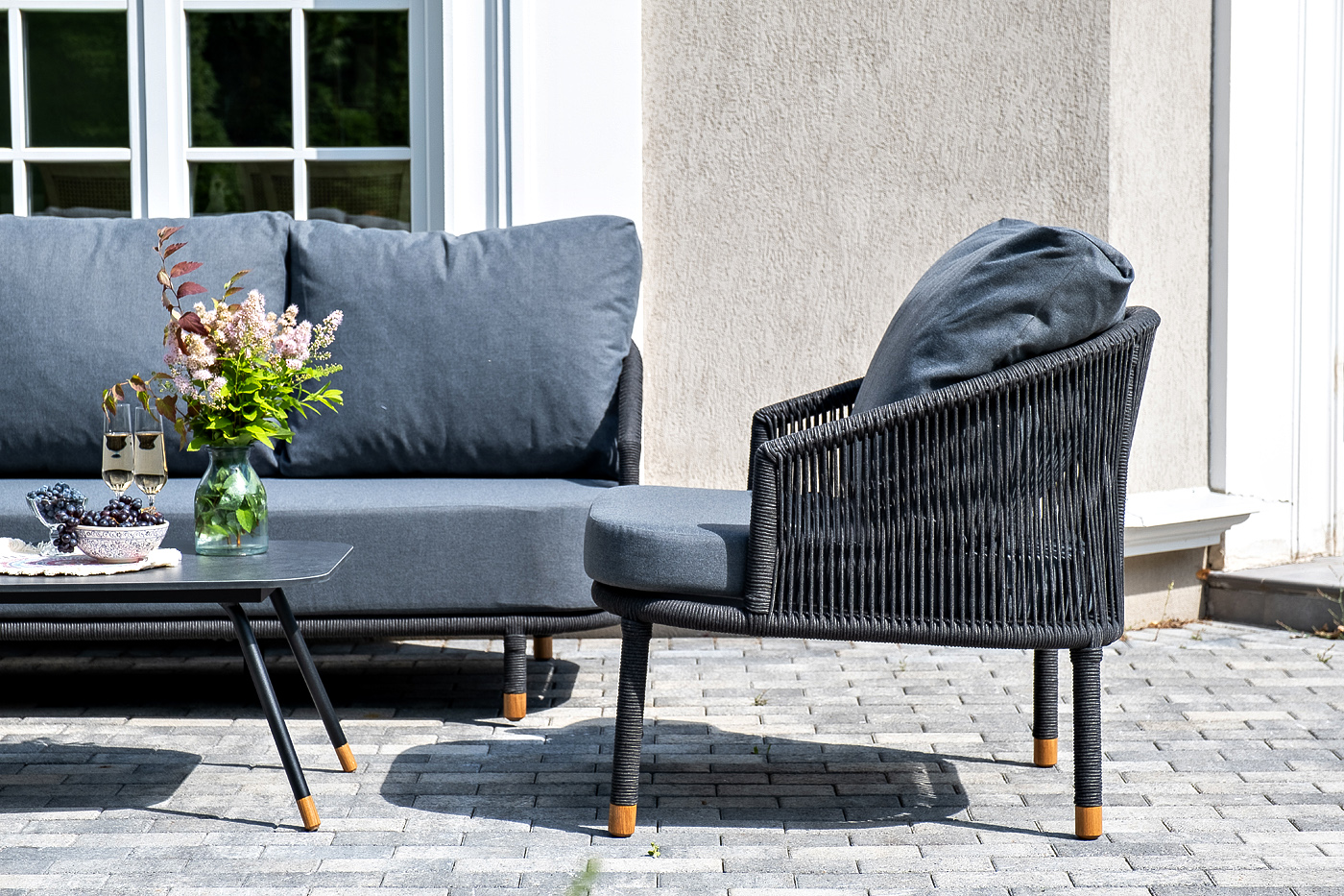 фото "верона" лаунж-зона 5-местная плетеная из роупа (веревки), каркас алюминиевый темно-серый, роуп темно-серый