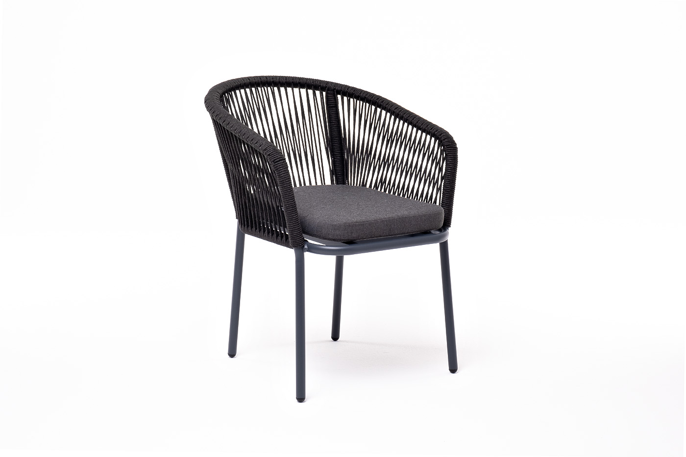 фото "марсель" стул плетеный из роупа, каркас алюминий темно-серый (ral7024) муар, роуп темно-серый круглый, ткань темно-серая 027