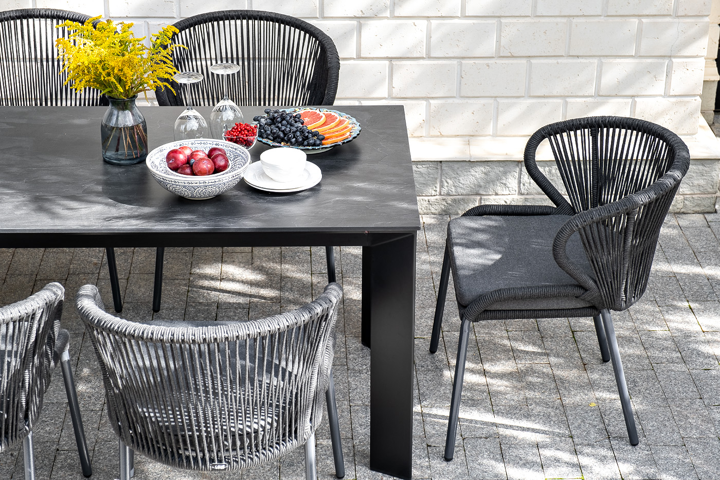 фото "венето" обеденный стол из hpl 160х80см, цвет "серый гранит", каркас черный