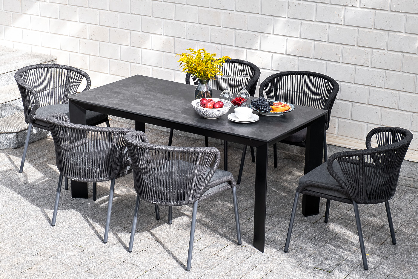 фото "венето" обеденный стол из hpl 160х80см, цвет "серый гранит", каркас черный