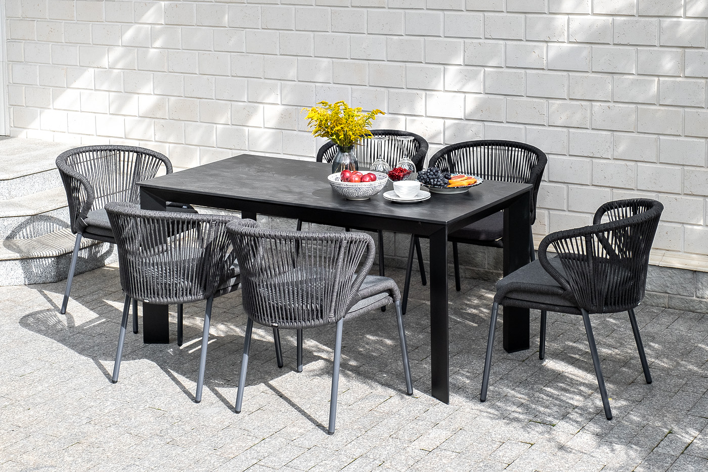 фото "венето" обеденный стол из hpl 160х80см, цвет "серый гранит", каркас черный