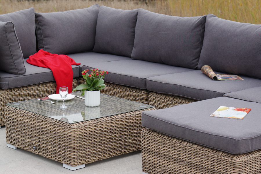 фото "лунго" трансформирующаяся лаунж-зона из искусственного ротанга, цвет соломенный