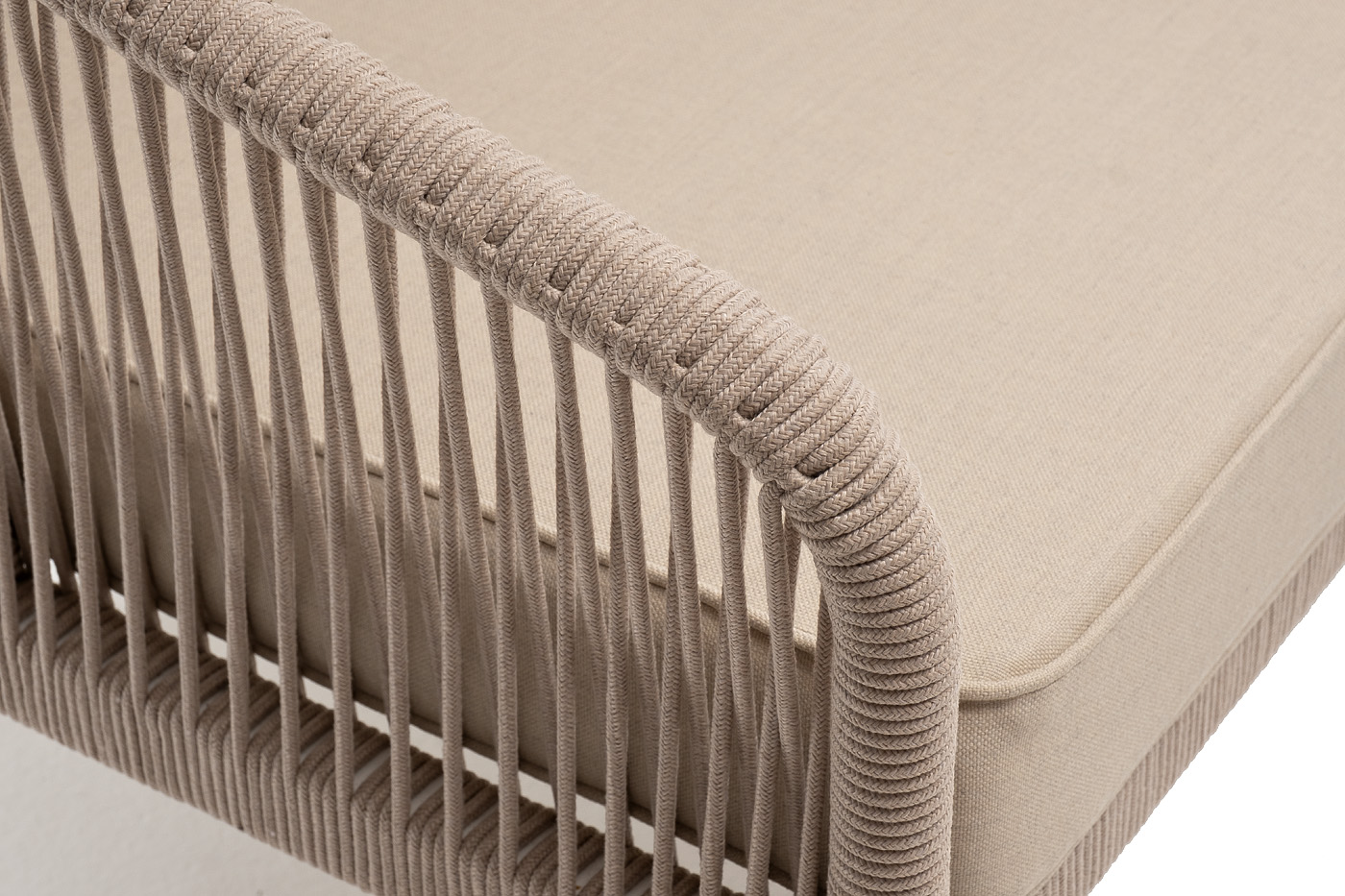 фото "канны" правый модуль плетеный из роупа, каркас алюминий белый муар, роуп бежевый круглый, ткань бежевая 15052