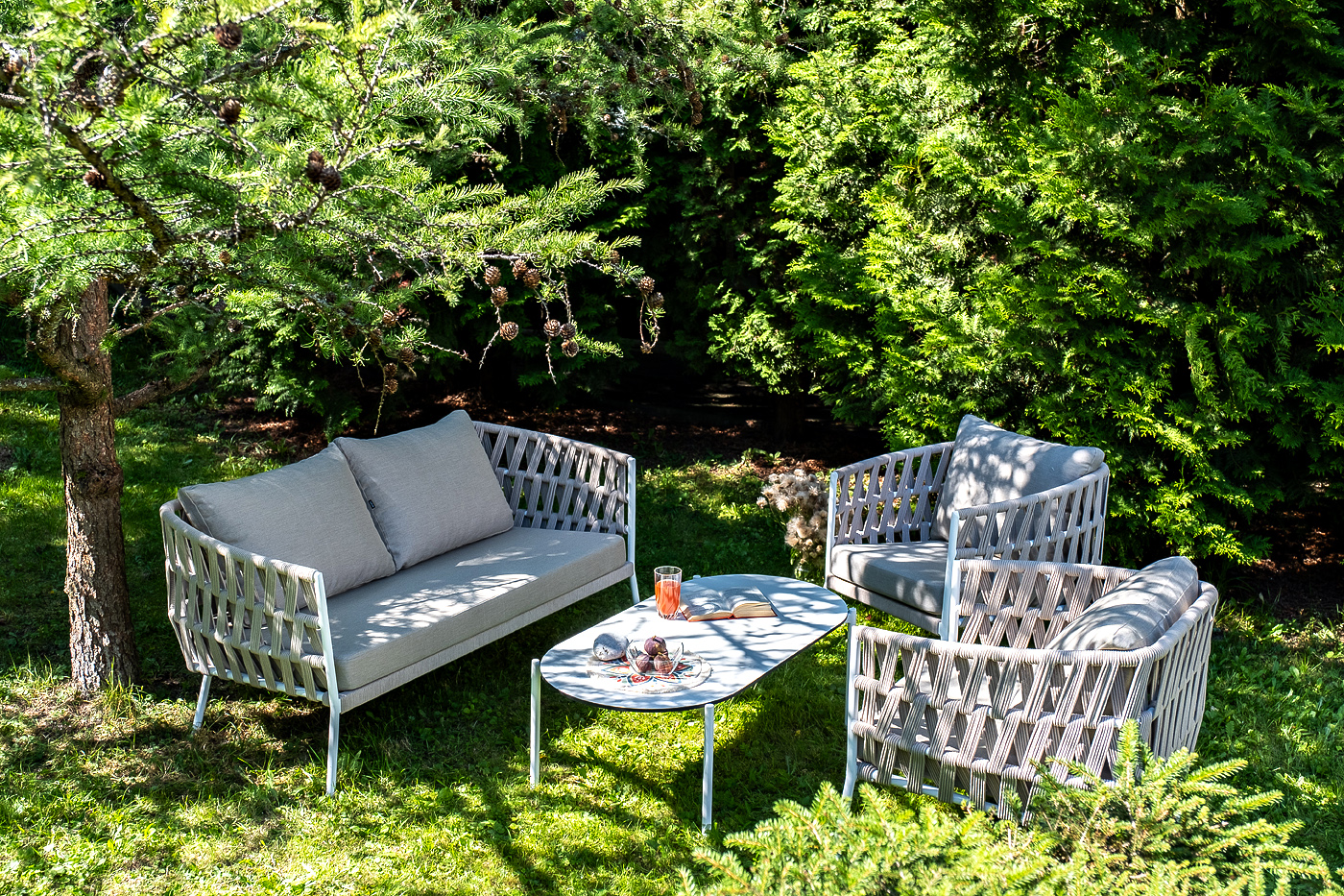 "Диего" лаунж-зона 4-местная плетеная из роупа (веревки), каркас алюминиевый белый, роуп бежевый фото "диего" лаунж-зона 4-местная плетеная из роупа (веревки), каркас алюминиевый белый, роуп бежевый