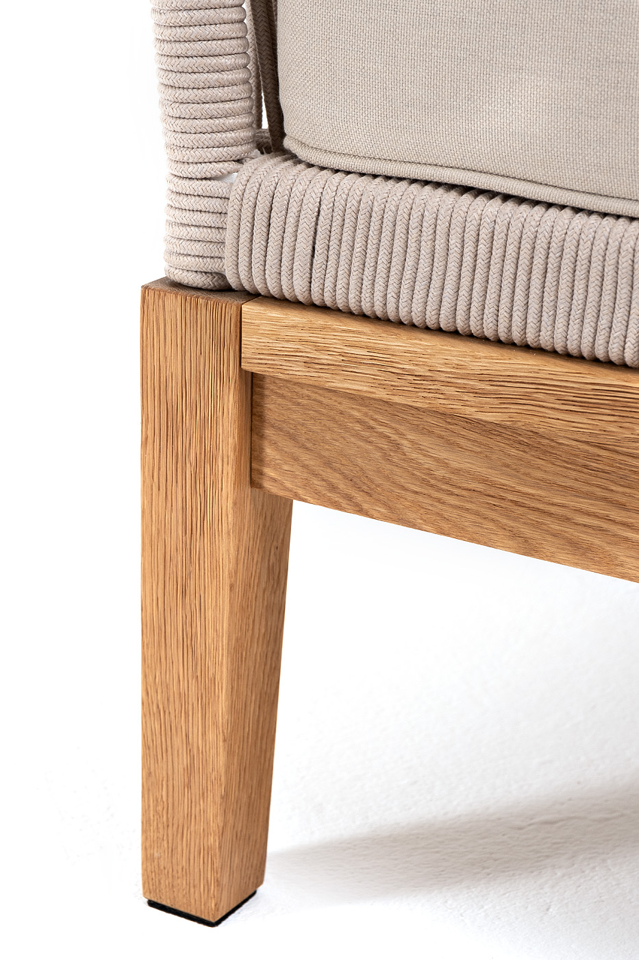 фото "канны" угловой модуль плетеный из роупа, основание дуб, роуп бежевый круглый, ткань бежевая 052