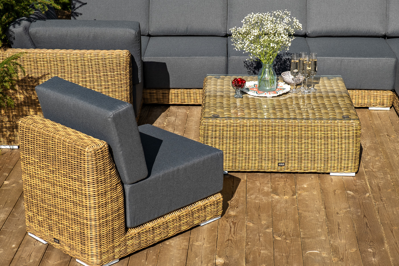 фото "капри" трансформирующаяся лаунж-зона из искусственного ротанга, цвет соломенный