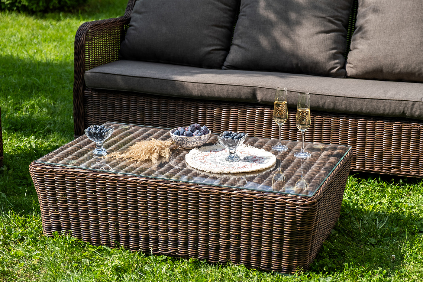 фото "гляссе" лаунж-зона из искусственного ротанга, цвет коричневый