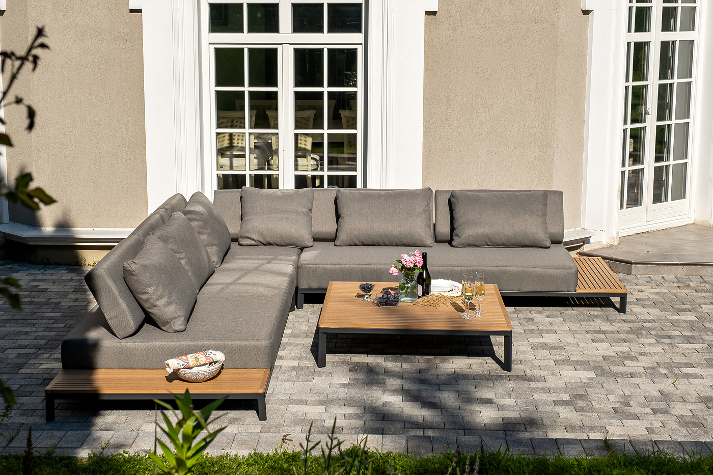 фото "амальфия" трансформирующаяся лаунж-зона из алюминия, цвет графит