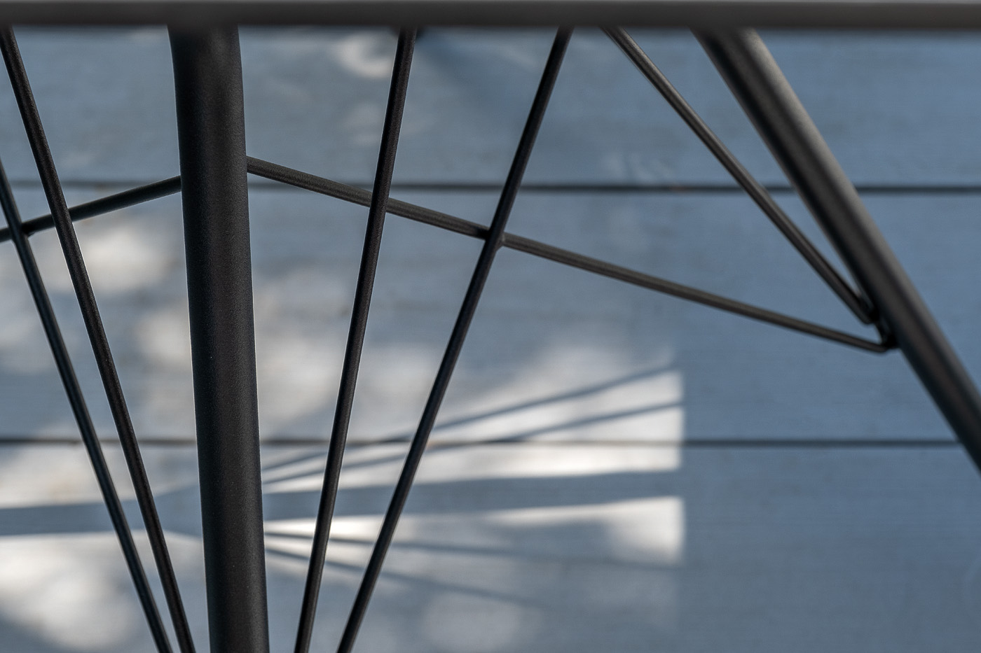 "Конте" интерьерный стол из HPL 63x63см, цвет "серый гранит" фото "конте" интерьерный стол из hpl 63x63см, цвет "серый гранит"