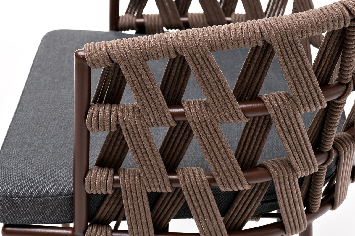 "Диего" стул плетеный из роупа, каркас из стали коричневый (RAL8016) муар, роуп коричневый круглый, ткань серая фото "диего" стул плетеный из роупа, каркас из стали коричневый (ral8016) муар, роуп коричневый круглый, ткань серая