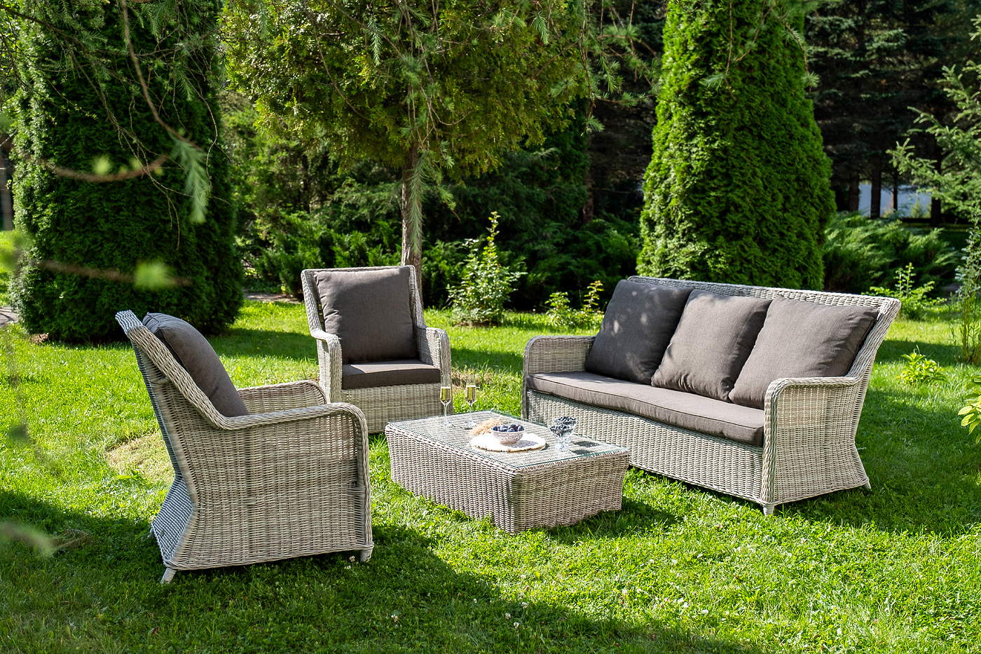 фото "гляссе" лаунж-зона из искусственного ротанга, цвет бежевый