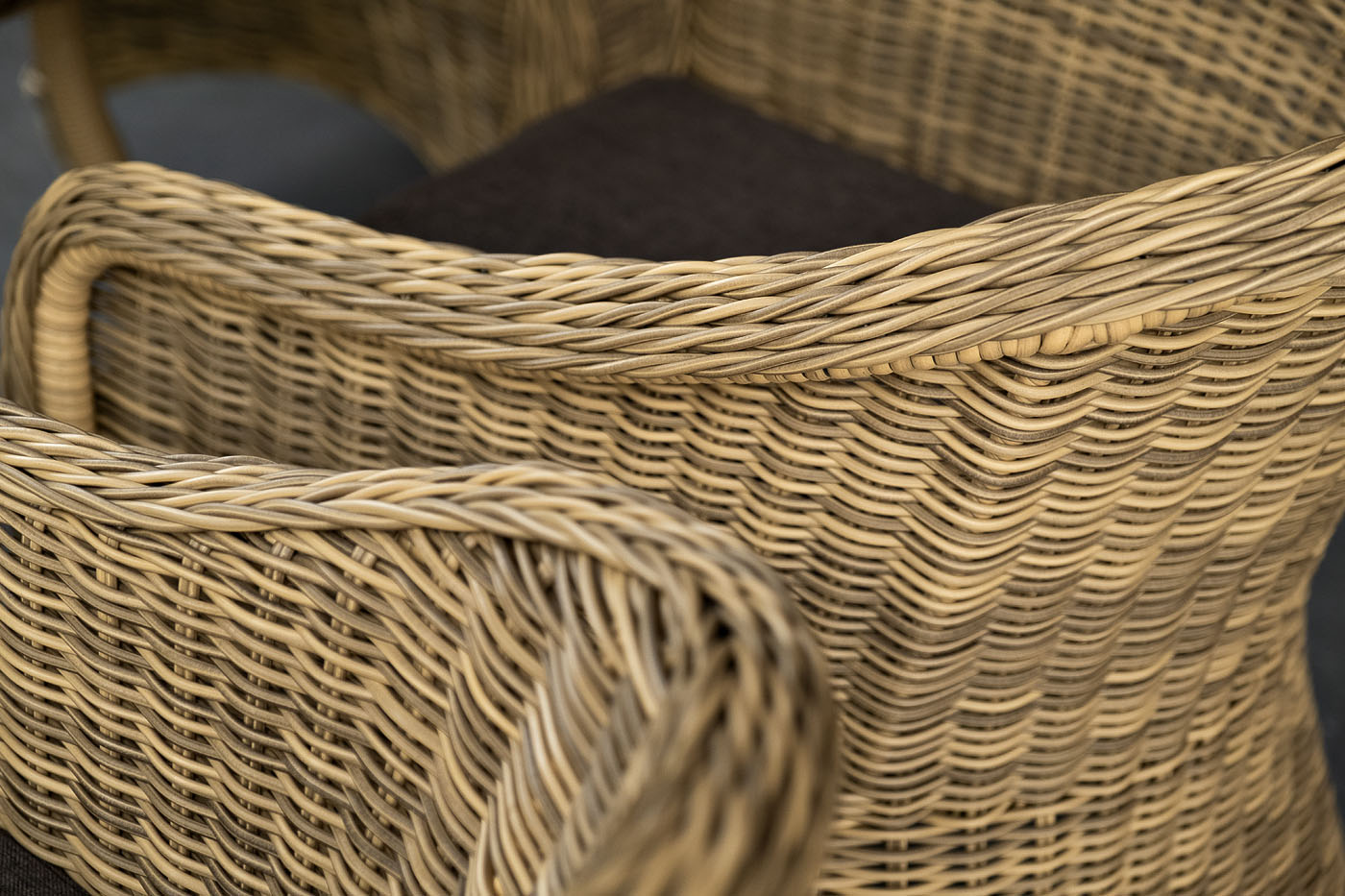фото "равенна" плетеное кресло из искусственного ротанга, цвет соломенный