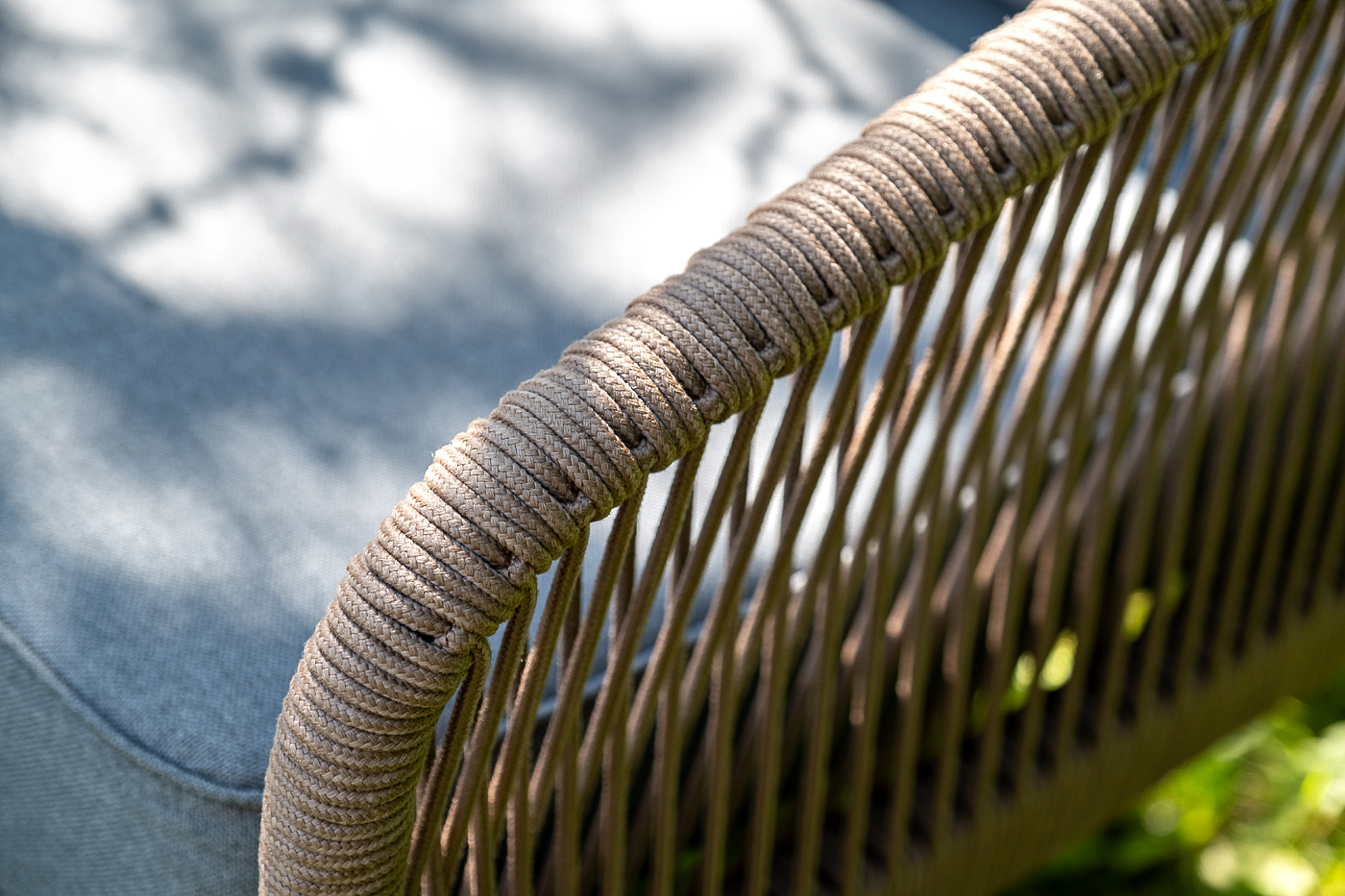 фото "канны" лаунж-зона 4-местная из роупа со столом "верона" (серый гранит), каркас алюминиевый коричневый, роуп коричневый