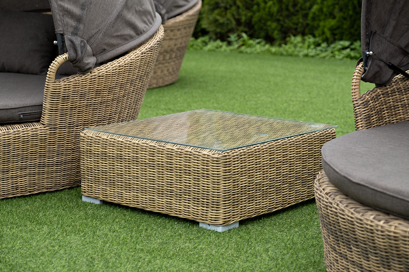 фото "лунго" журнальный столик плетеный, цвет соломенный