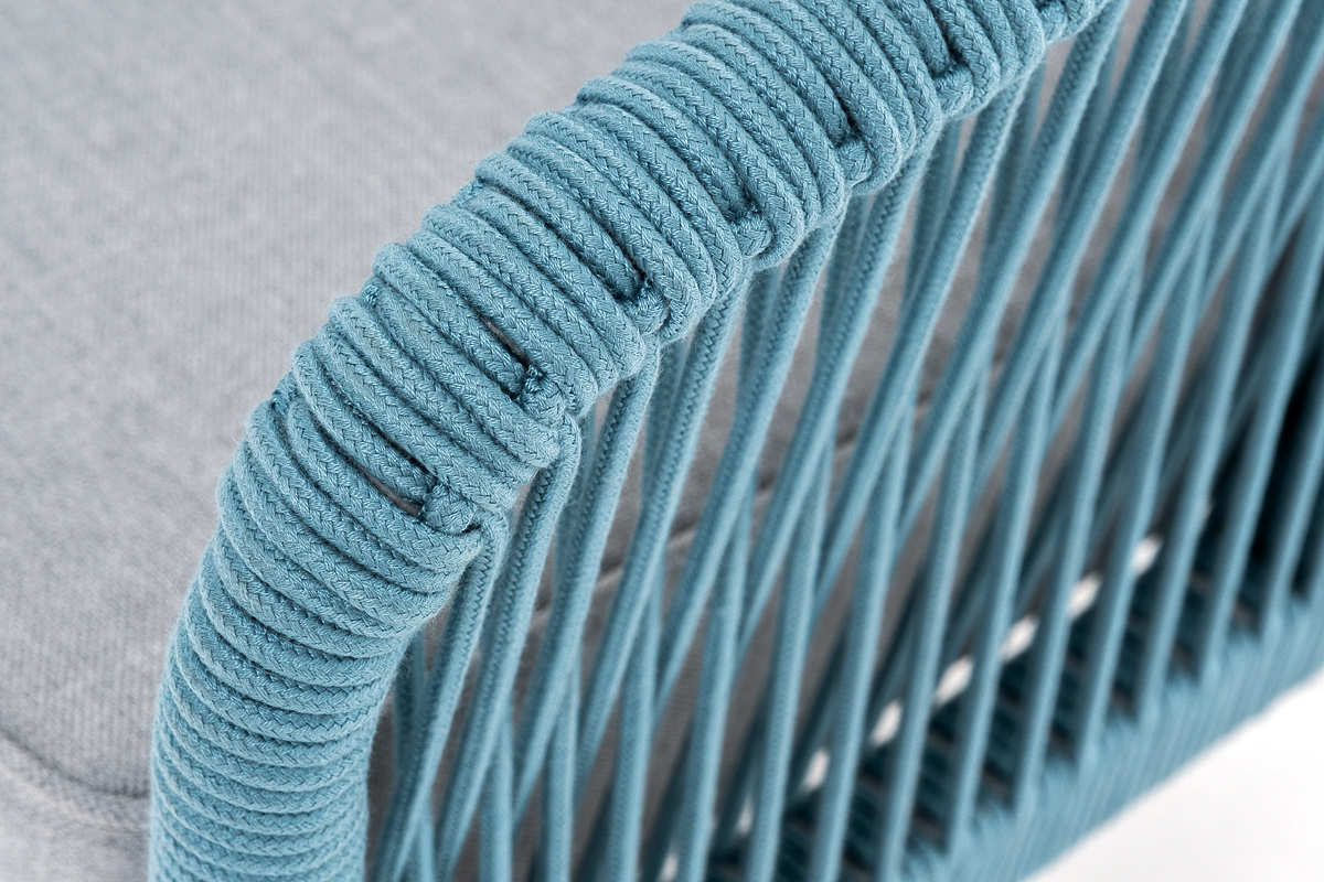 фото "канны" диван 2-местный плетеный из роупа, каркас алюминий светло-серый (ral7035) муар, роуп бирюзовый круглый, ткань светло-серая