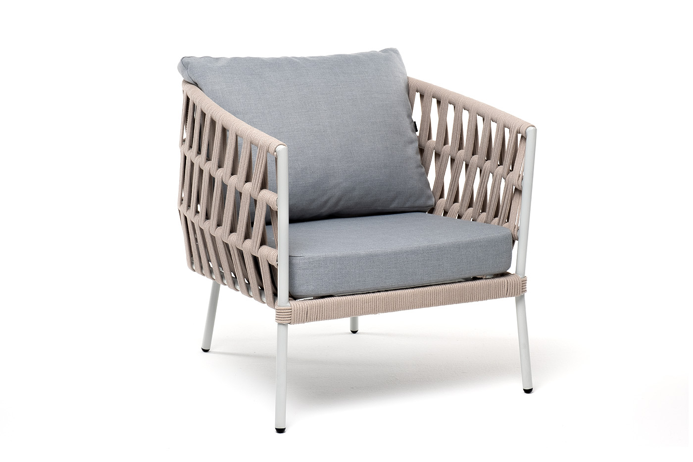 фото "диего" кресло плетеное из роупа, каркас алюминий светло-серый (ral7035) муар, роуп бежевый круглый, ткань светло-серая