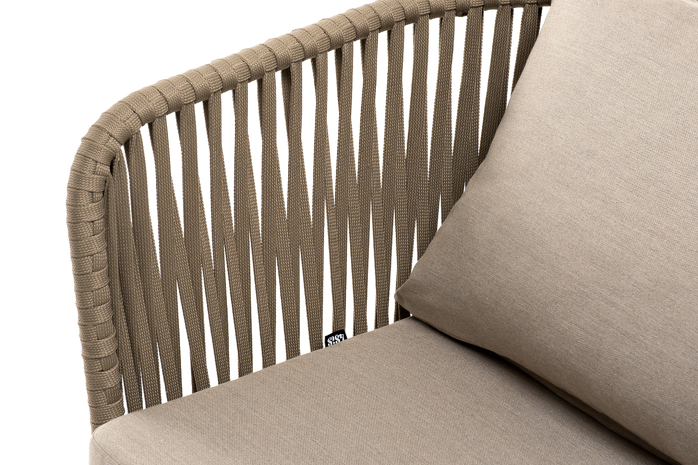 фото "мальорка" кресло плетеное из роупа, основание дуб, роуп серо-коричневый 23мм, ткань бежевая 15052